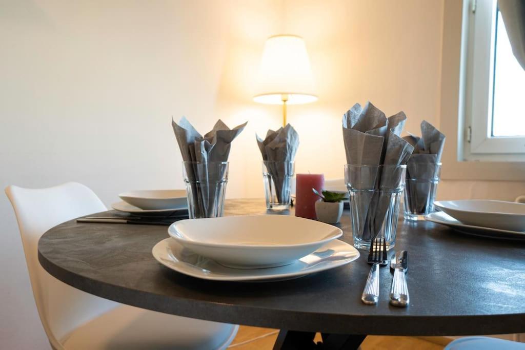 Stylish 2 Floor Penthouse • 15 Min To City Center ウィーン エクステリア 写真